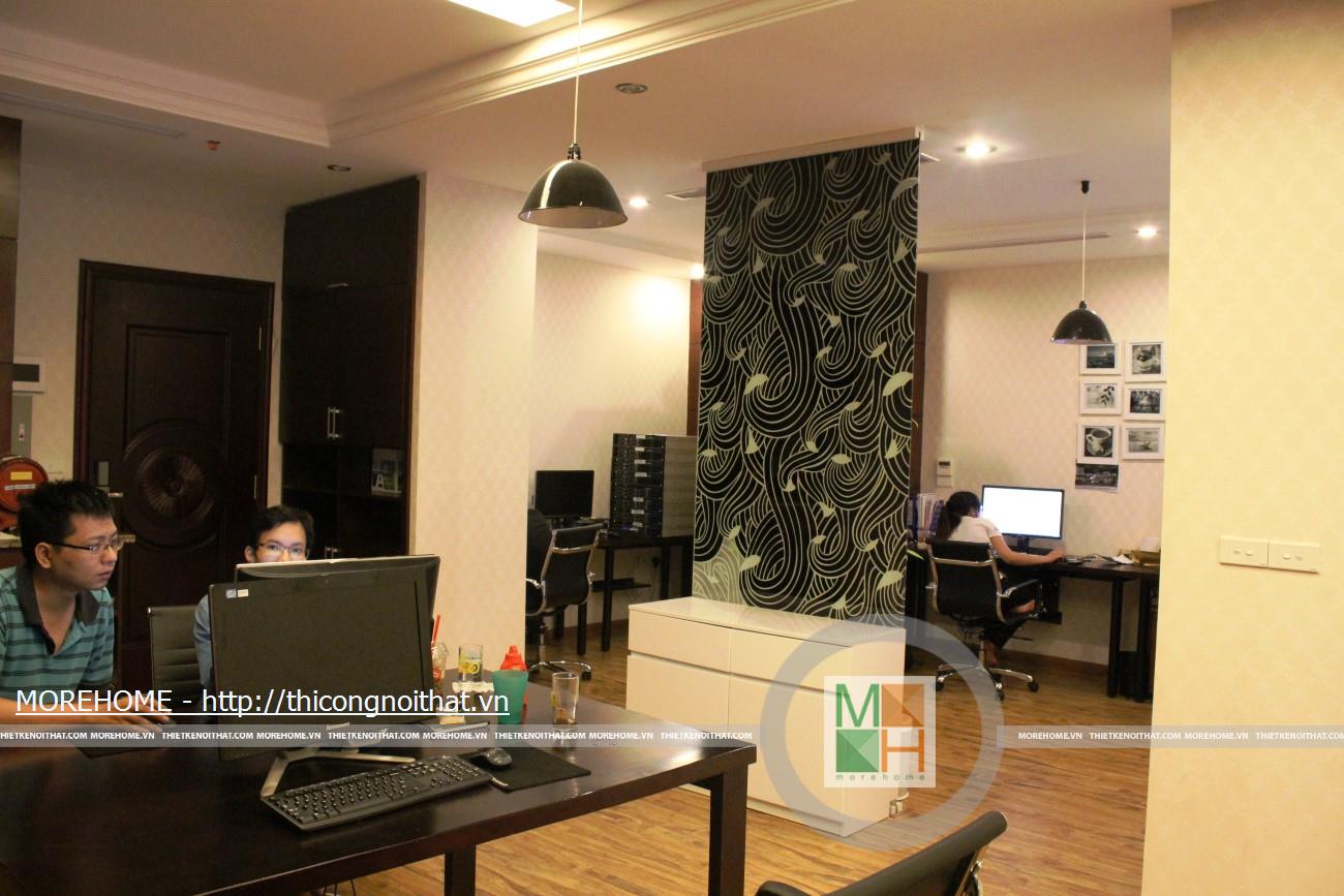Thi công nội thất đồ gỗ văn phòng tại Royal City